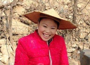 凤凰传奇出场费,大衣哥出场费,草帽姐出场费,差距一目了然!