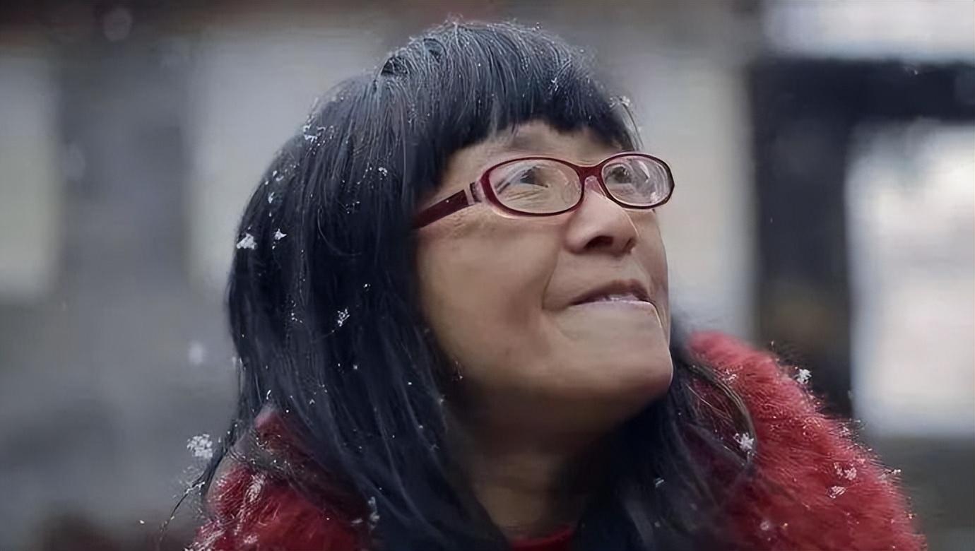 余秀华简介个人资料（“荡妇”余秀华的风流人生，和她不为人知的反抗之路）