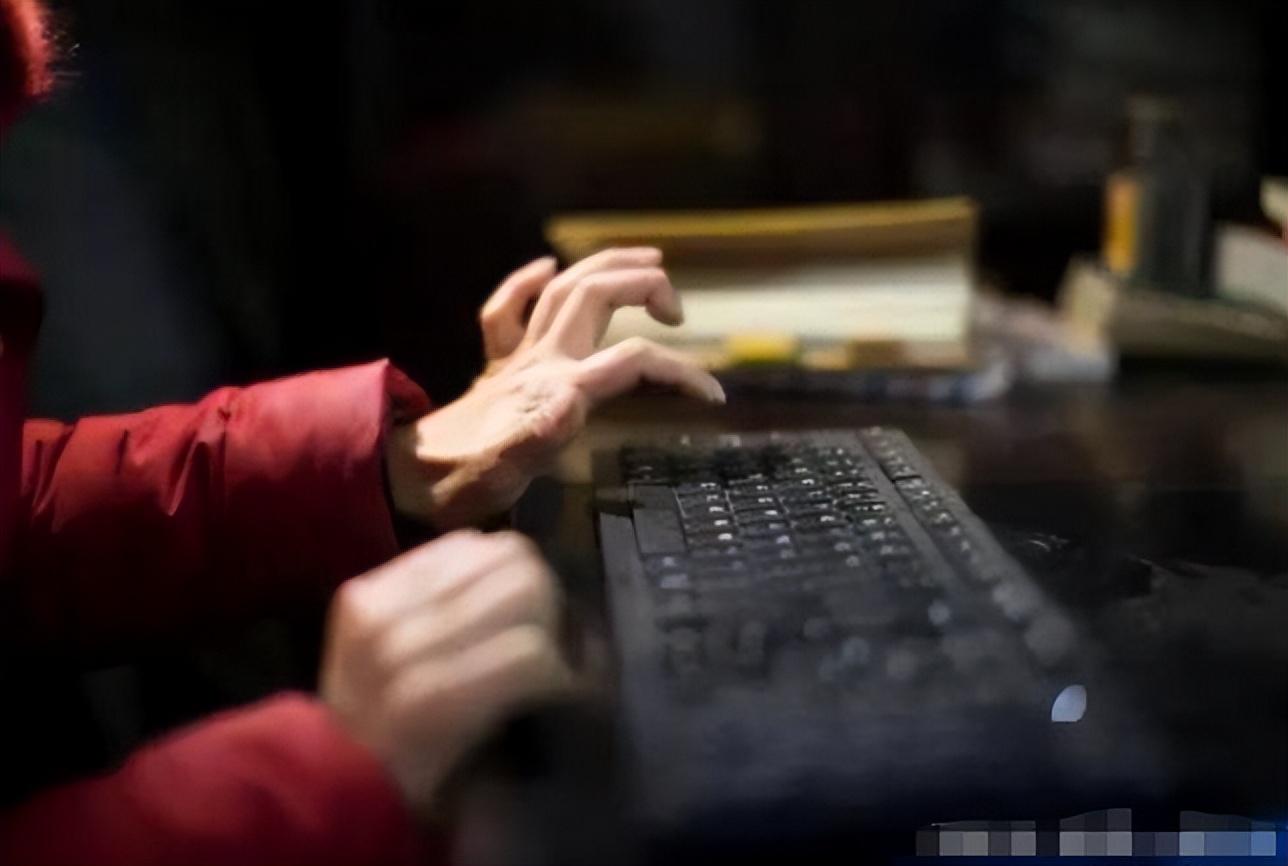 余秀华简介个人资料（“荡妇”余秀华的风流人生，和她不为人知的反抗之路）