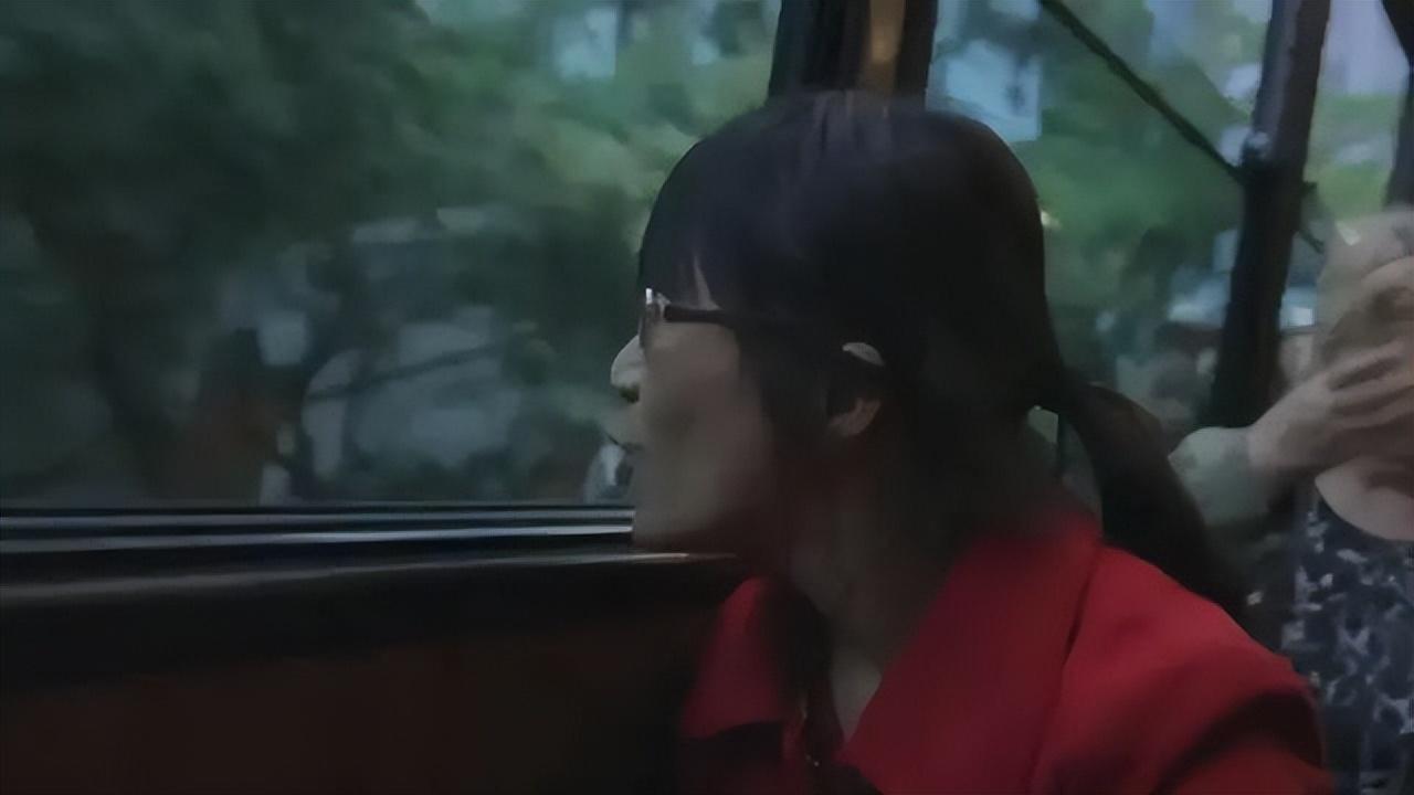 余秀华简介个人资料（“荡妇”余秀华的风流人生，和她不为人知的反抗之路）