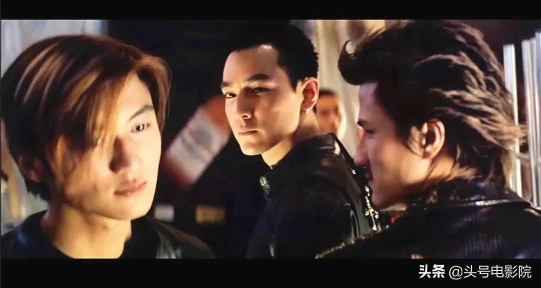 7年没演戏,演技秒杀李易峰,47岁冯德伦新剧开播,胡子花白显老