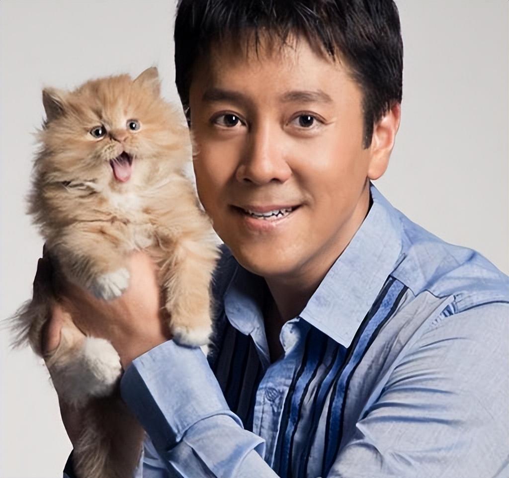 蔡国庆个人资料简介 22次登上春晚，拒绝那英迎娶圈外妻子，如今儿子成他骄傲