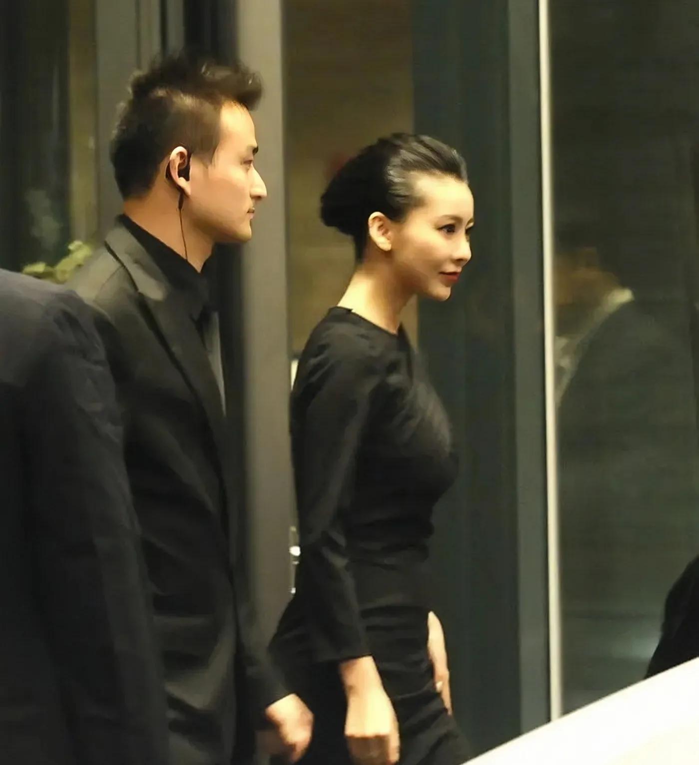 巩新亮身材颜值都不输吉娜，为何朗朗同居四年，却不娶她？