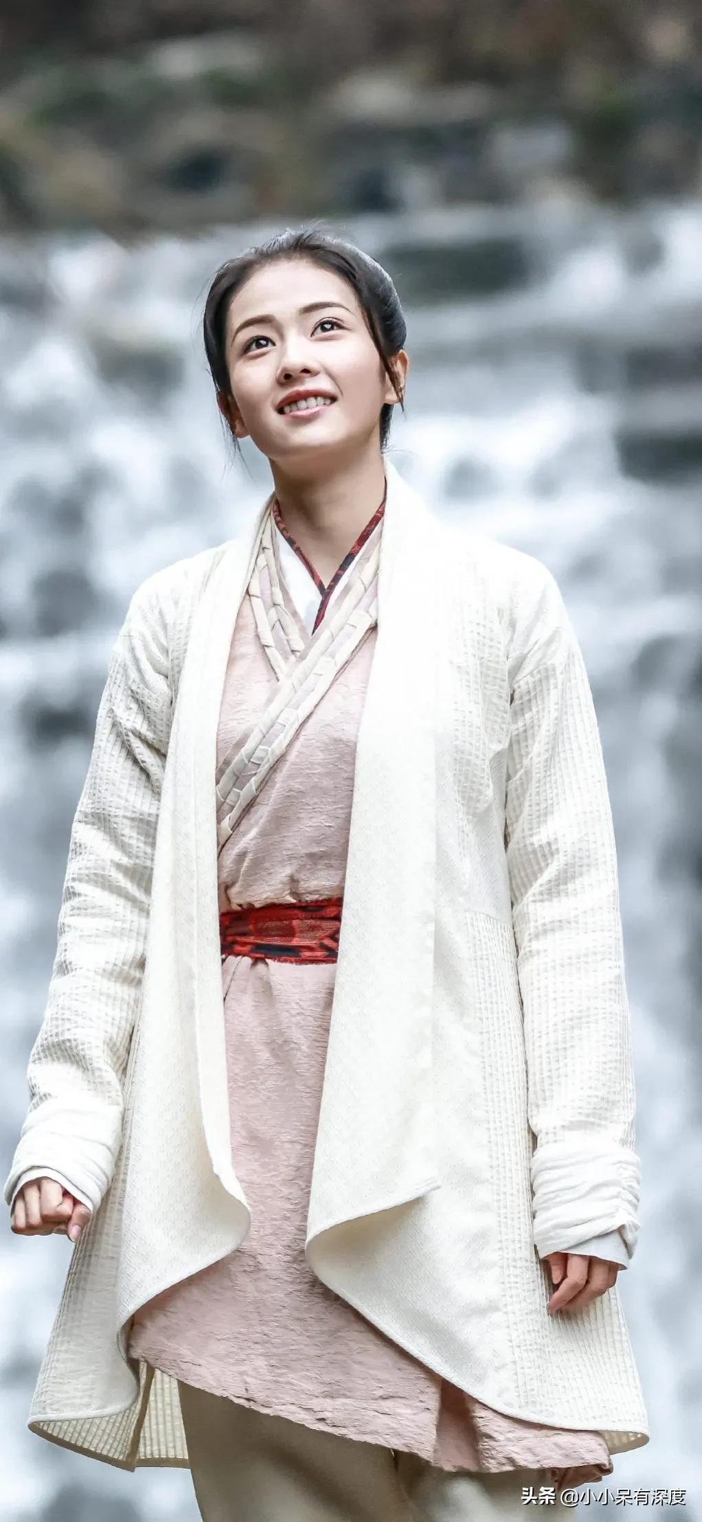 白鹿素颜照,白鹿的美,清纯美艳,可爱日常,这个女神美得好干净