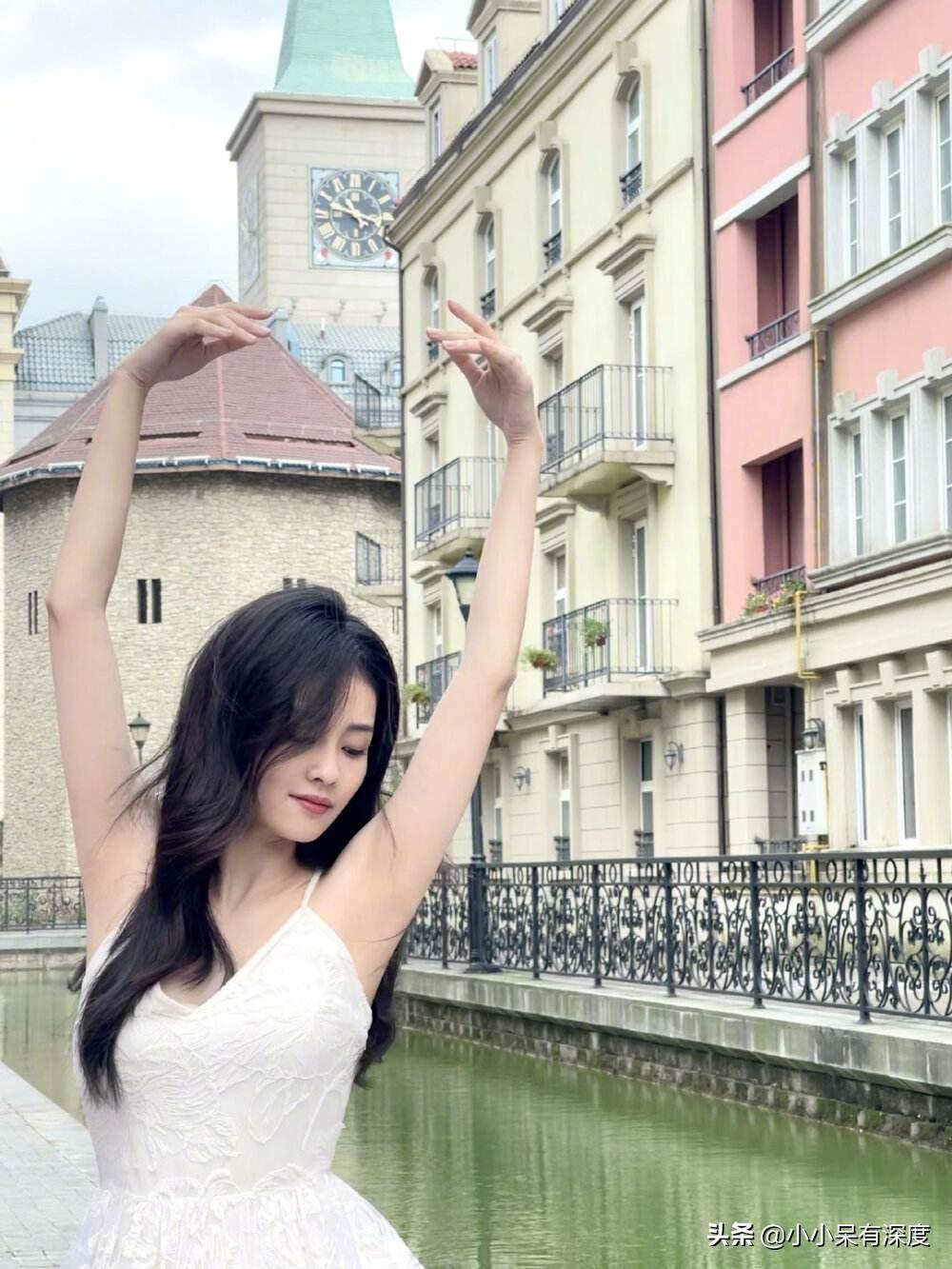 白鹿素颜照,白鹿的美,清纯美艳,可爱日常,这个女神美得好干净