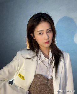 ​白鹿素颜照，白鹿的美，清纯美艳，可爱日常，这个女神美得好干净