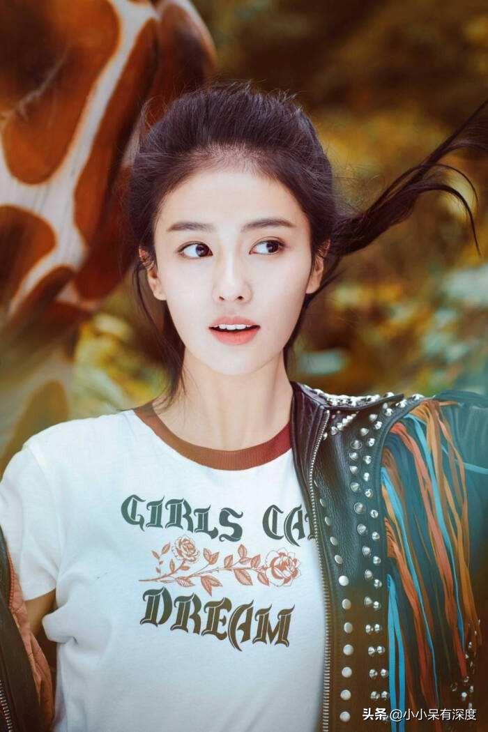 白鹿素颜照,白鹿的美,清纯美艳,可爱日常,这个女神美得好干净