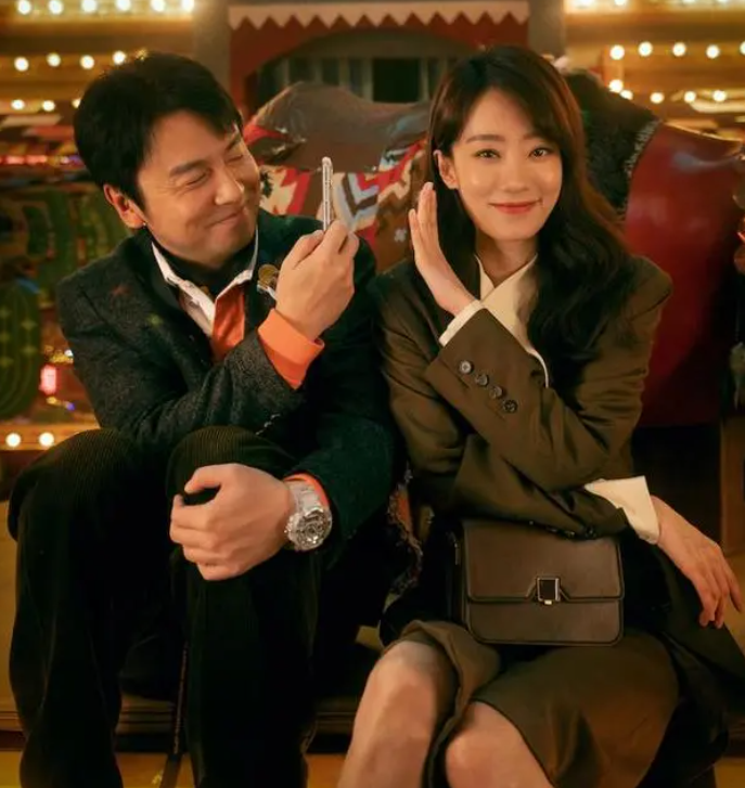 继《李焕英》后，“沉睡”的张小斐，终于凭《交换人生》赢了！