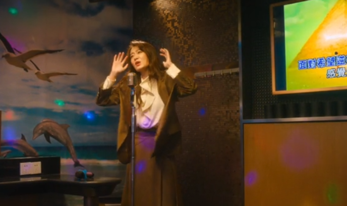 继《李焕英》后，“沉睡”的张小斐，终于凭《交换人生》赢了！