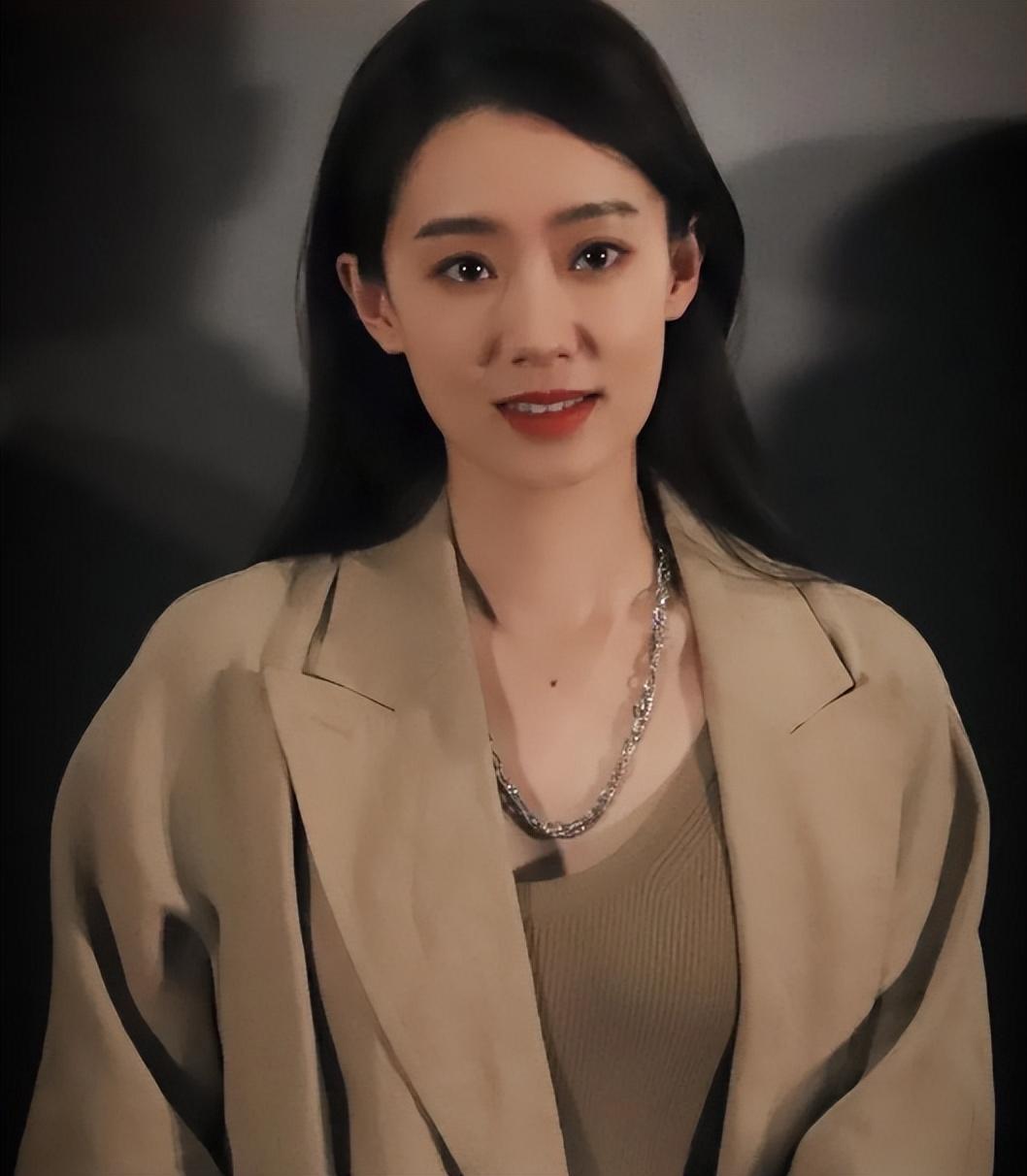 继《李焕英》后，“沉睡”的张小斐，终于凭《交换人生》赢了！