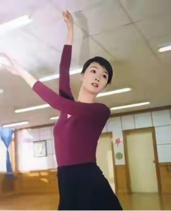 王艳老公是谁(“晴格格”王艳:23岁嫁富商,老公比她大11岁,王烁是她的继子)