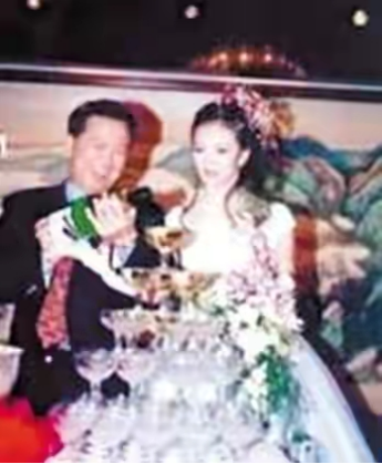 王艳老公是谁(“晴格格”王艳:23岁嫁富商,老公比她大11岁,王烁是她的继子)