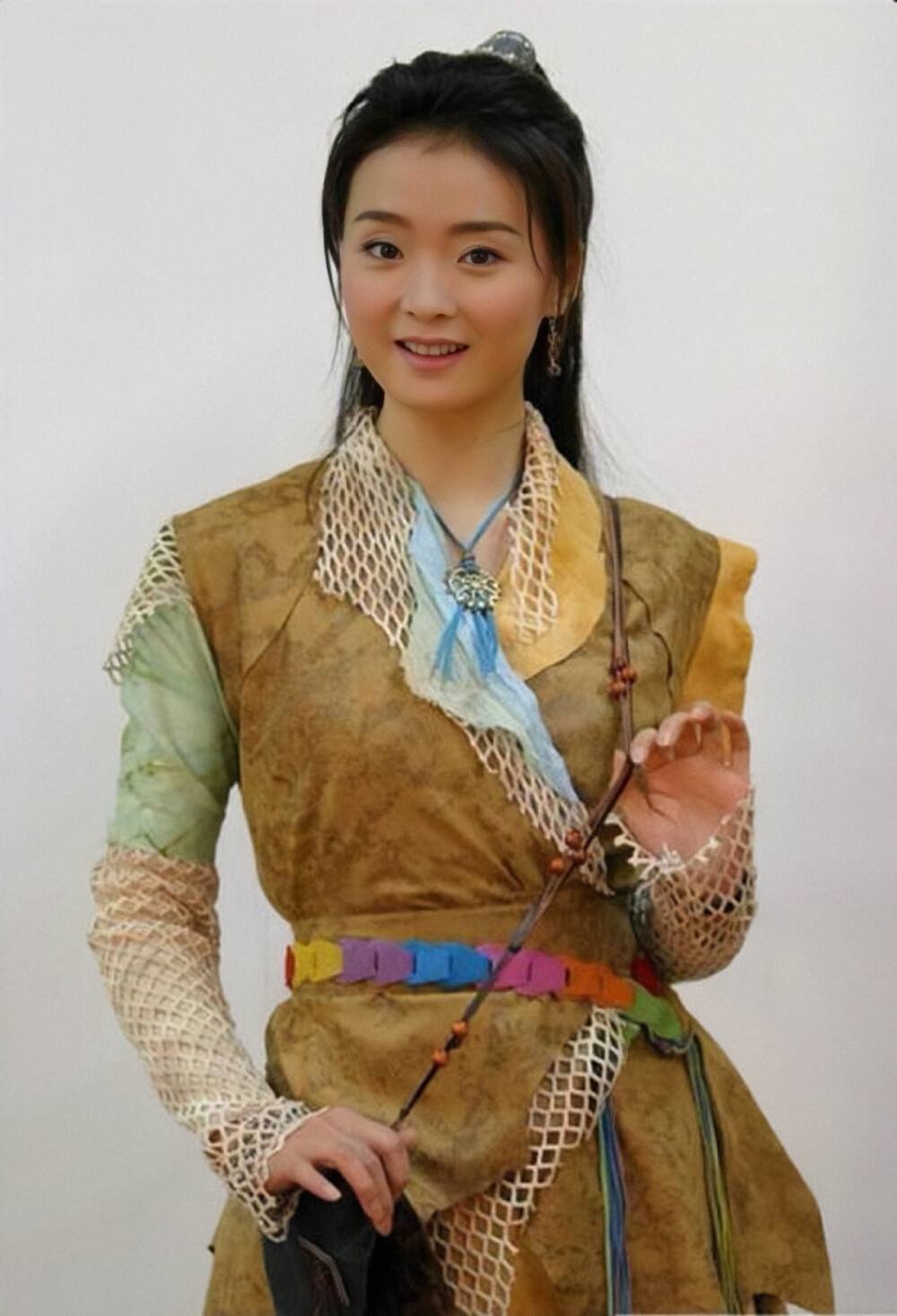 王艳老公是谁(“晴格格”王艳:23岁嫁富商,老公比她大11岁,王烁是她的继子)