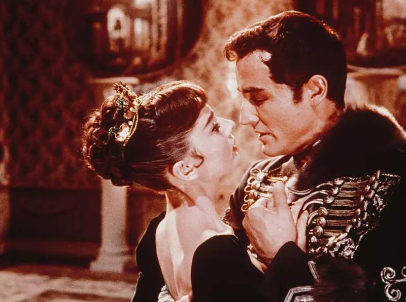 战争与和平的作者是谁（《战争与和平》：世上最伟大的小说，至今读它一寸寸都是活的）