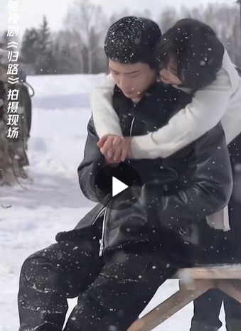 谭松韵新剧《归路》情人节花絮上线，满屏少年感是谁的青春