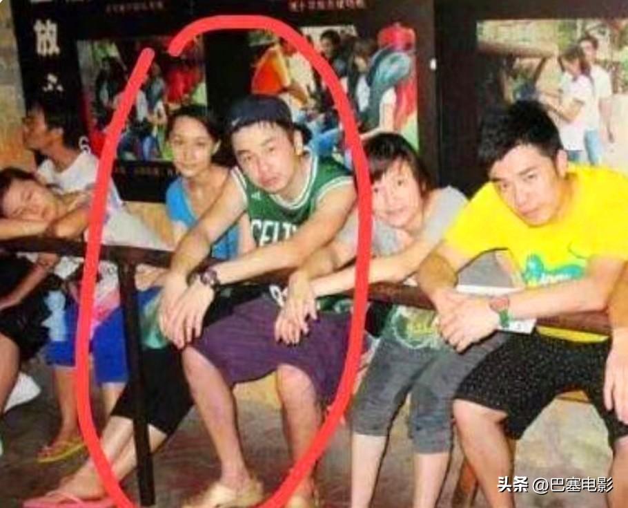 雷佳音老婆美上热搜，被指像父女，细看他的资产，就知什么是赢家