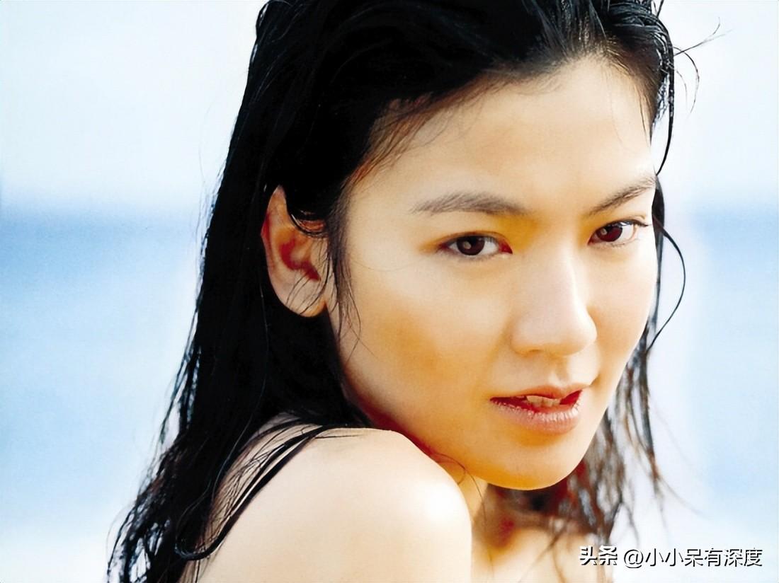 昔日女神林熙蕾近照，48岁好身材遮不住！颜值似冻龄，状态超级棒