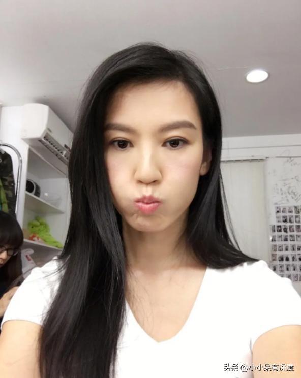 昔日女神林熙蕾近照，48岁好身材遮不住！颜值似冻龄，状态超级棒