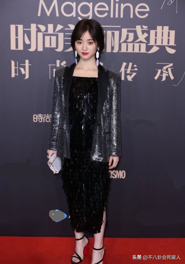 修图人均大长腿，实际又粗又短全是bug，女星腿部生图太真实了