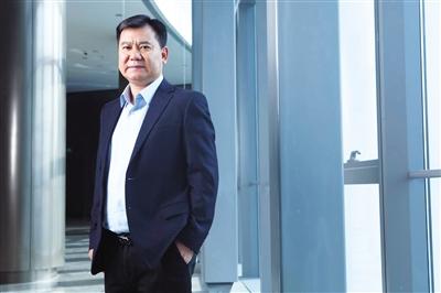 他搭救王健林，相交许家印，挑衅刘强东，为何落难“卖身”无人帮