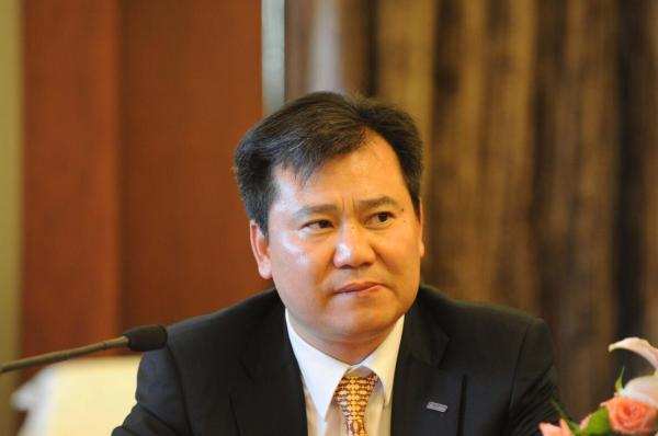 他搭救王健林，相交许家印，挑衅刘强东，为何落难“卖身”无人帮