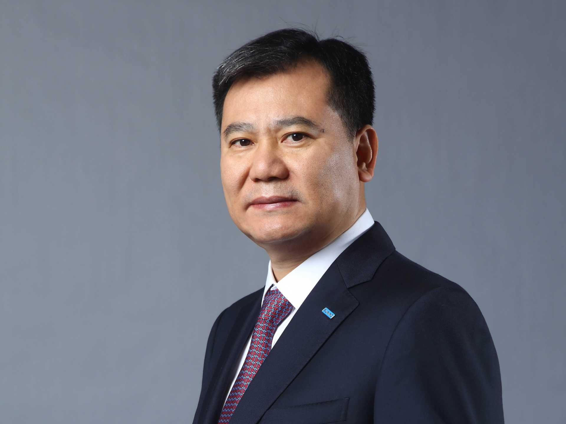 他搭救王健林，相交许家印，挑衅刘强东，为何落难“卖身”无人帮