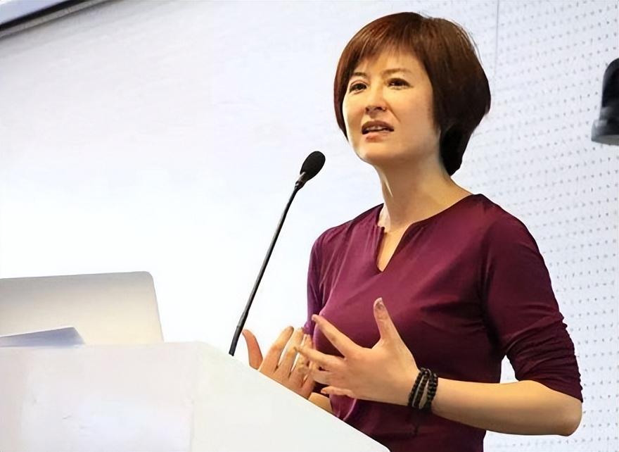 张泉灵是李铁几任妻子(张泉灵老公李铁简介)