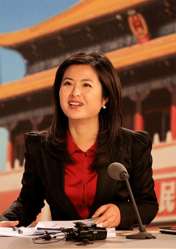 张泉灵是李铁几任妻子(张泉灵老公李铁简介)