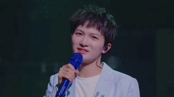 童年被骂“人妖”,后遭那英“抛弃”周深到底经历了什么?