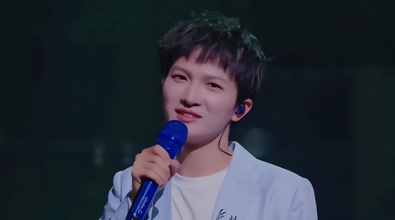 童年被骂“人妖”,后遭那英“抛弃”周深到底经历了什么?