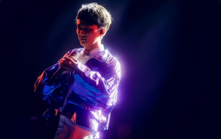 童年被骂“人妖”,后遭那英“抛弃”周深到底经历了什么?