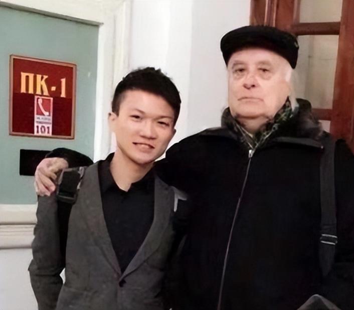 童年被骂“人妖”,后遭那英“抛弃”周深到底经历了什么?