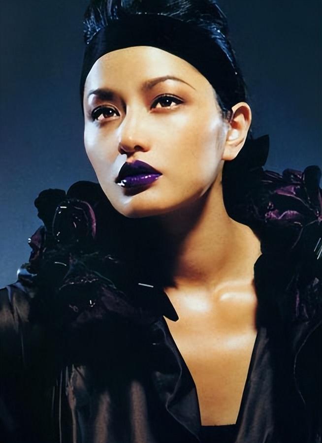 半生悲欢的“国内第一名模”瞿颖，她终究还是选择放下了