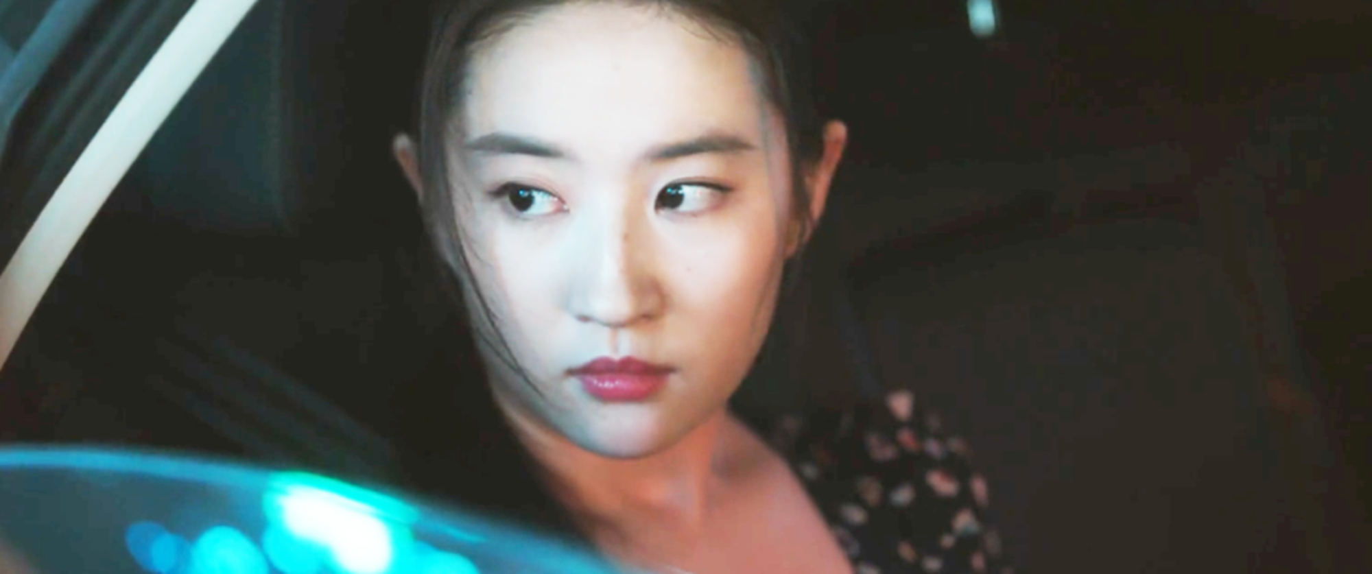 收视夺冠,脱下“古装”的刘亦菲,这剧治愈多少年轻人的精神内耗