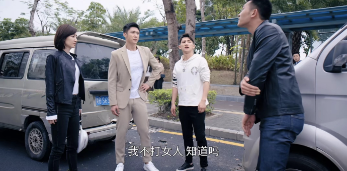 “硬汉小生”黄景瑜:从服务员到一线男星,他只用了两年时间