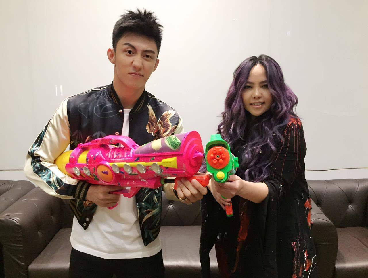 “硬汉小生”黄景瑜:从服务员到一线男星,他只用了两年时间