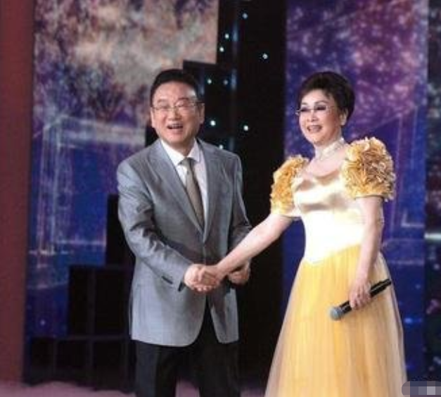 一婚嫁大4岁恩师，二婚嫁开国将军之子，李谷一现状如何？