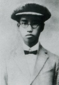 ​左权简介（为掩护彭德怀等牺牲，死后妻子嫁其秘书，唯一后人承其遗志）