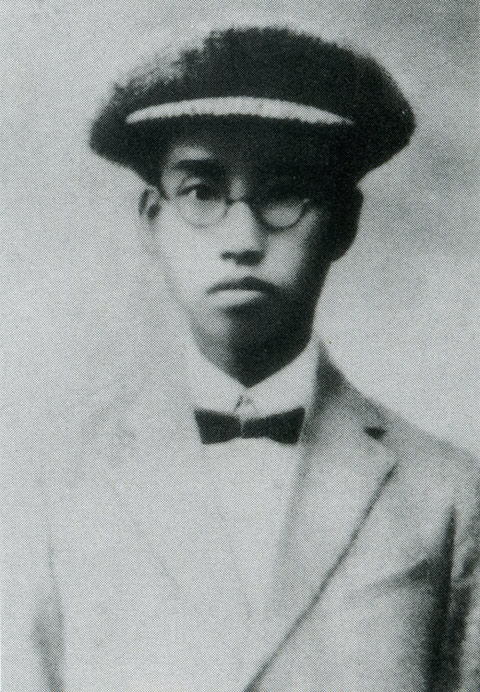 左权：为掩护彭德怀等牺牲，死后妻子嫁其秘书，唯一后人承其遗志