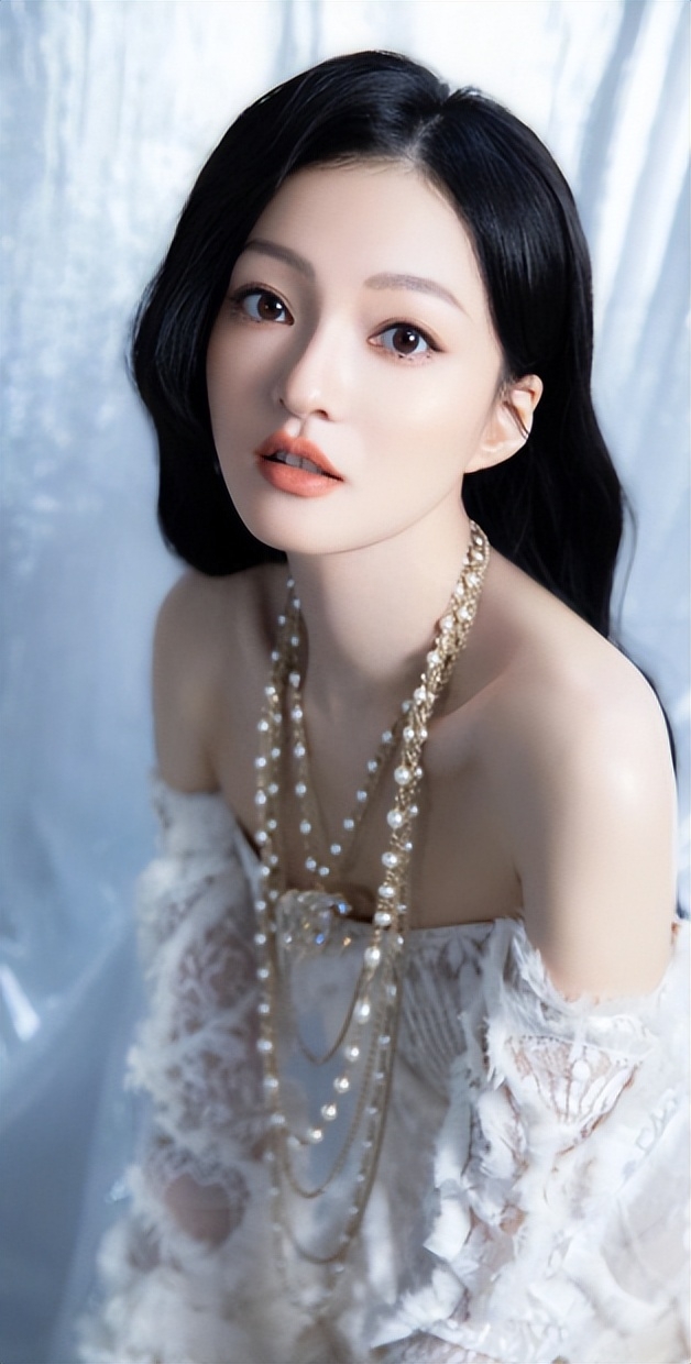 掌掴张韶涵：十年前她拥有隐形的翅膀，十年后她说命运多舛，凤凰涅槃