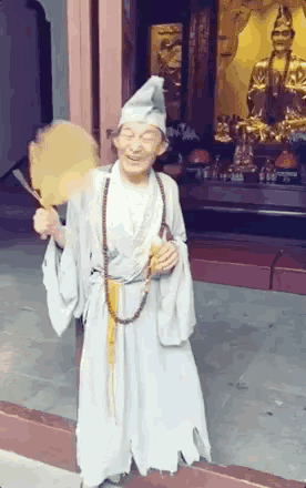 济公游本昌：52岁演主角，73岁赔光家产，人生远比剧本精彩