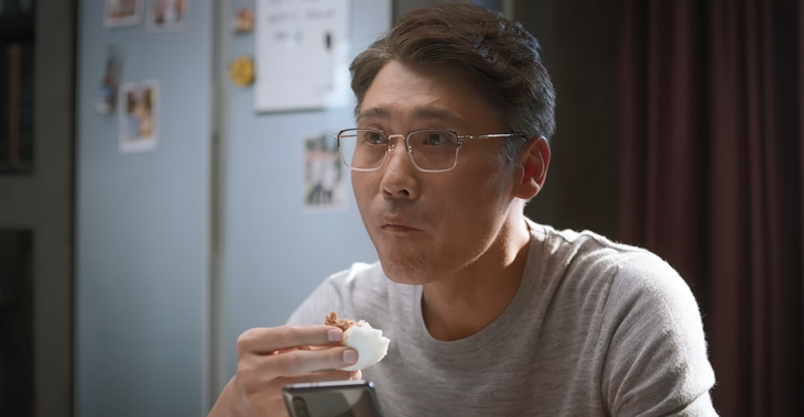 没想到，2022年2月还没过完，雷佳音就打出了第二副“王炸”