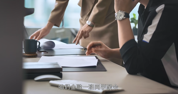 没想到，2022年2月还没过完，雷佳音就打出了第二副“王炸”