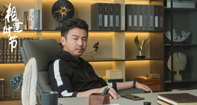 没想到，2022年2月还没过完，雷佳音就打出了第二副“王炸”