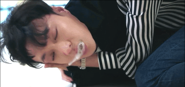 没想到，2022年2月还没过完，雷佳音就打出了第二副“王炸”