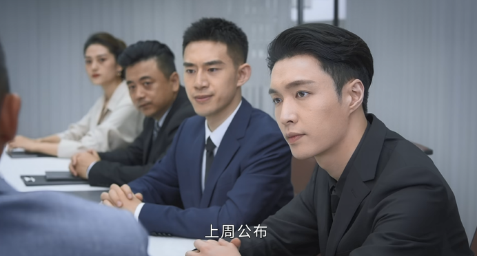 没想到，2022年2月还没过完，雷佳音就打出了第二副“王炸”