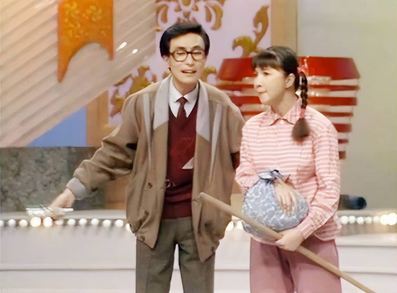 一贴膏药与丈夫结缘的著名演员蔡明，61岁的她有了烦心事