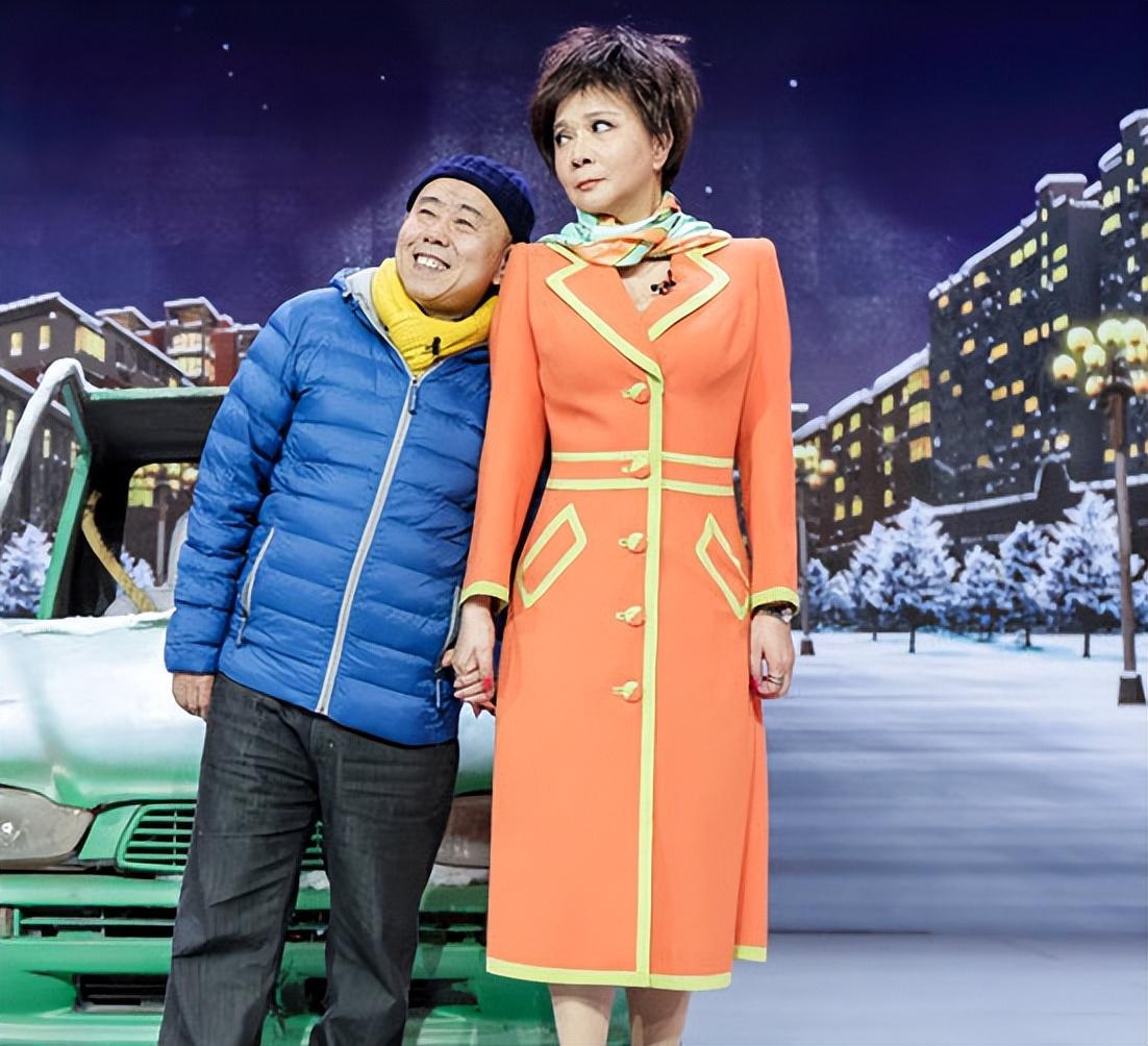 一贴膏药与丈夫结缘的著名演员蔡明，61岁的她有了烦心事