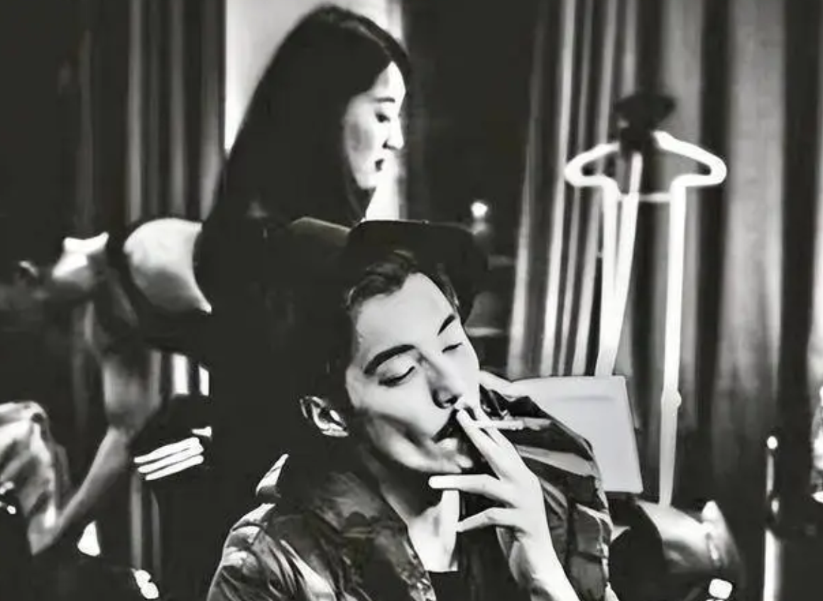 娱乐圈又多了个新孩子？金世佳被曝隐婚生子，和经纪人爱人开公司