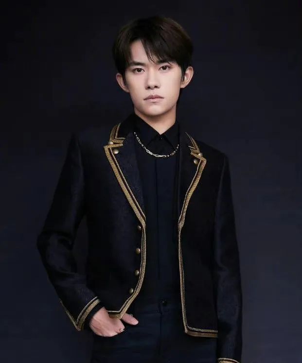 易烊千玺胡先煦回应里的3大疑点：考试时间对不上，车票有P图痕迹